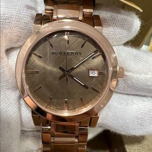 NIB Rose Burberry Watch
